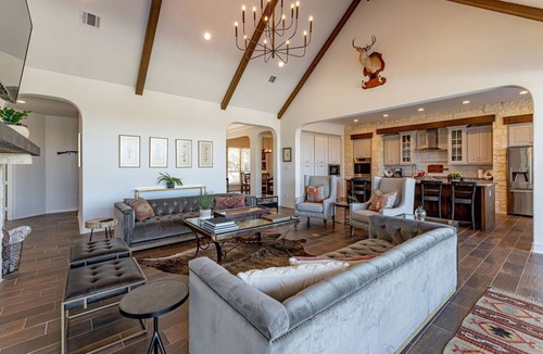 Austin House | Epic 12BR Retreat | Resort-Style Living w/Pool & Theater Near Jester King
