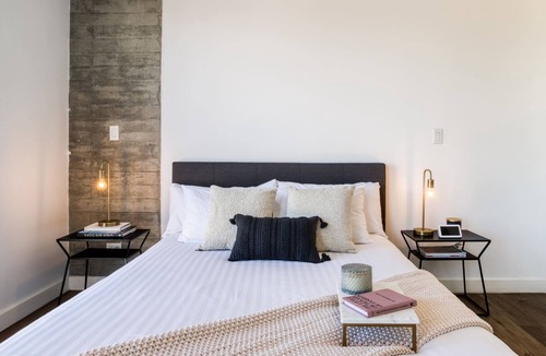 Avenida Revolucion Apartment | Epic Apt w/Balcony+View: GYM+B/Lounge+Pool Table