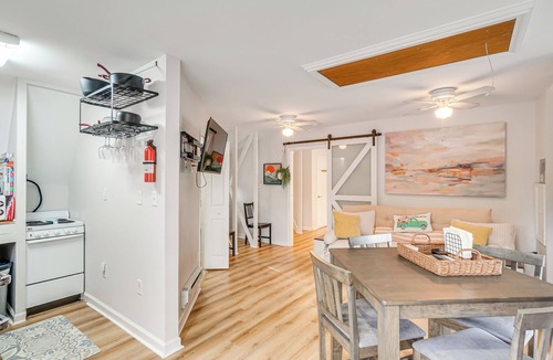 Brunswick Apartment | Epic Brunswick Apartment with Deck!