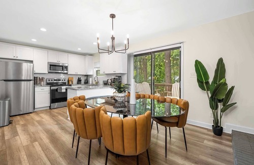 Sharonbrook House | Epic Family Retreat - Sleeps 14!