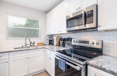 Sharonbrook House | Epic Family Retreat - Sleeps 14!