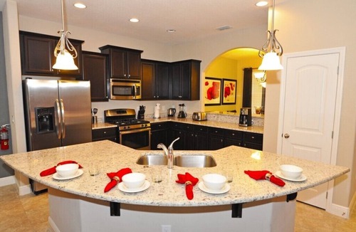 Loughman House | EPIC Family VALUE! Resort Close 2 Disney! Private Pool Oasis! 4183