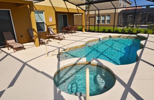 Loughman House | EPIC Family VALUE! Resort Close 2 Disney! Private Pool Oasis! 4183