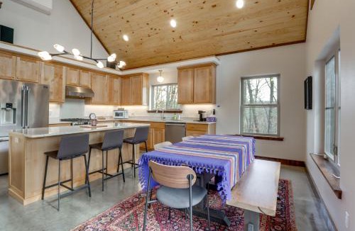 Eureka Springs House | Epic Lake Views! 'The Ridge' Eureka Springs Home