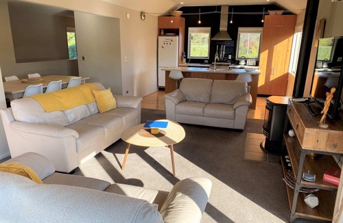 Wanaka House | Epic Location at Eely Point