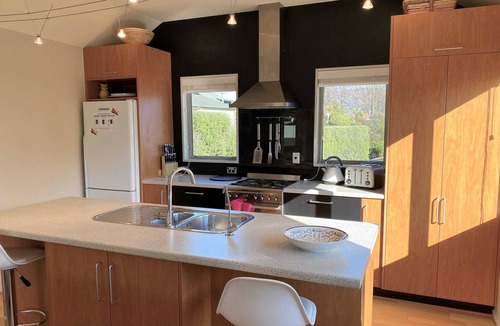 Wanaka House | Epic Location at Eely Point