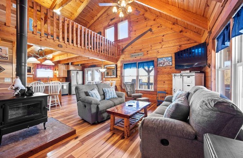Williamstown House | Epic Log Home - Near Ark