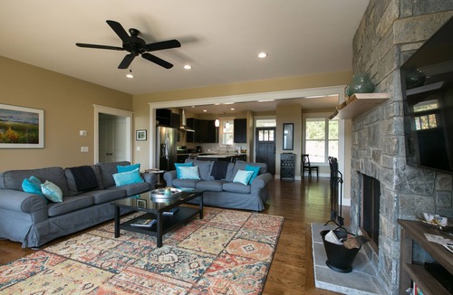 Asheville House | Epic Long Range Mountain Views & Fire Pit! CLOSE to DT AVL/Biltmore/Parkway!