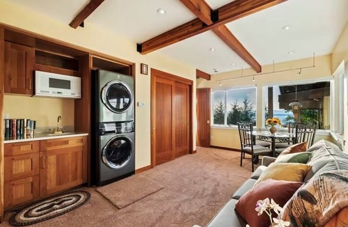 Seahurst House | Epic views, beautiful location, private & quiet