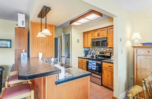 Lake Harmony Condo | Epic Views & Pool Access! Gem on Big Boulder Lake