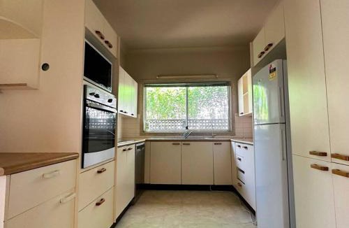 Epping Villa | Epping-5 beds-cozy home