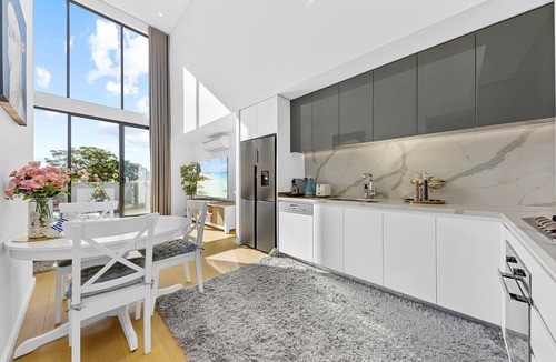 Epping Apartment | Epping Sunlit Luxury Loft 2bedrooms & High Ceilings