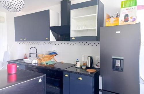 Epinay-sur-Seine Apartment | Epsilon 6 pers Refait neuf Tram Free Parking