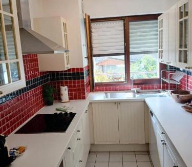 Le Kremlin-Bicetre Apartment | Epsilona, 2 min to Paris 13 Balcony Parking