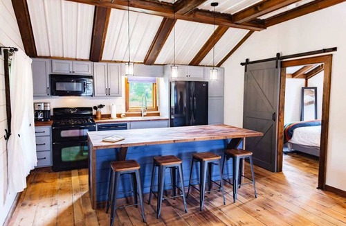 Epworth Cabin | Equestrian Escape Sum