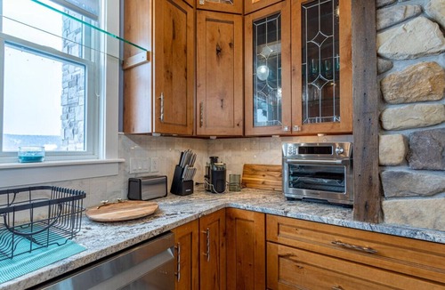 Central Bridge House | Equestrian Estate | Indoor Pool, Theater, Game Rm