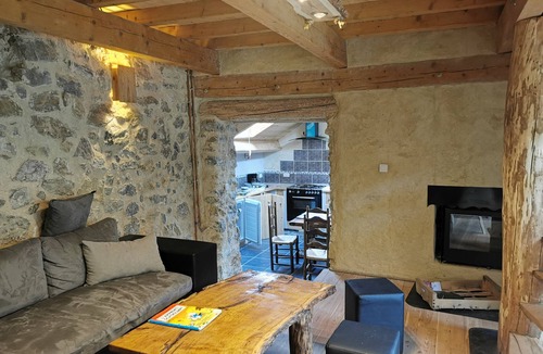 Barles House | Equestrian farm cottage