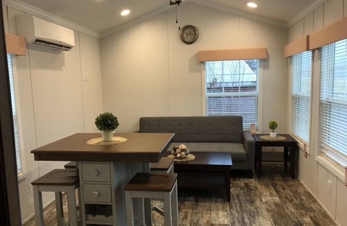 Pleasant Mount Cottage | Equestrian House- Dosanko Cottage