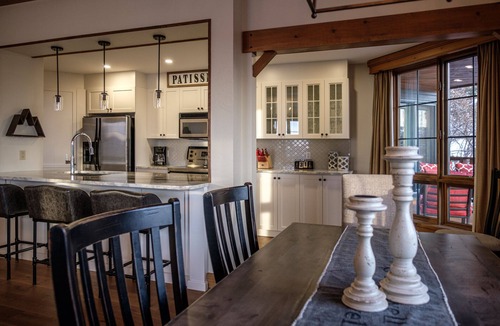 Mont-Tremblant Condo | Equinox Condo | Ski-in/Ski-out + Village Walk | Stunning Lake & Mountain View | Pool Access