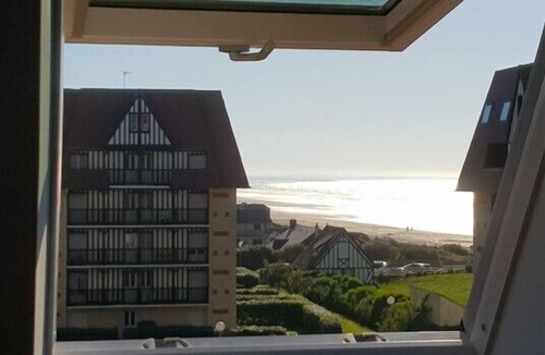 Cabourg Apartment | Equipped apartment on the edge of Cabourg Beach