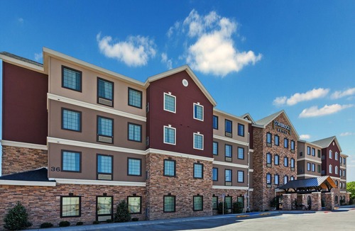 Amarillo Apartment | Equipped King Studio | Free Daily Breakfast, Indoor Pool + Fitness Center