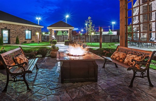 Amarillo Apartment | Equipped King Studio | Free Daily Breakfast, Indoor Pool + Fitness Center