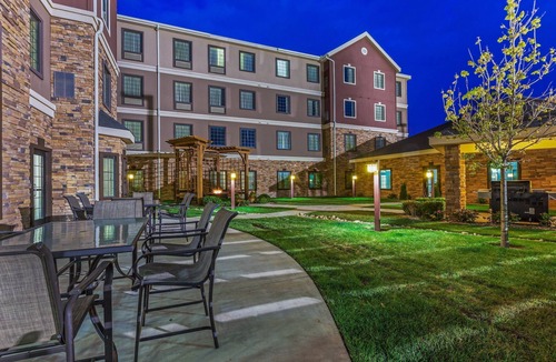 Amarillo Apartment | Equipped King Studio | Free Daily Breakfast, Indoor Pool + Fitness Center