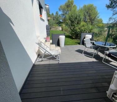Montferrier-sur-Lez Apartment | Equipped Studio, 2 hours per day acces to a private swinmming pool