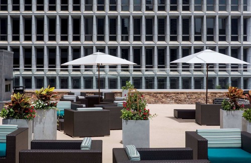 SoNo Apartment | Equipped Studio | Free Breakfast + Pool Access