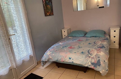 Chaville Apartment | Equipped Studio Near Versailles and Paris