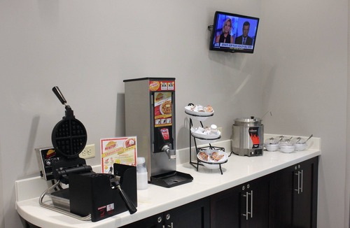 Miamisburg Apartment | Equipped Studio | Pool Access