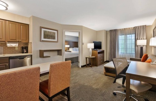 Kalamazoo Condo | Equipped Suite | Business Center + Indoor Pool