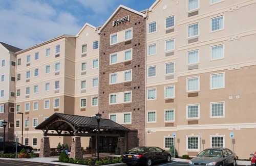 Amherst Apartment | Equipped Suite | Free Daily Breakfast, Pool Access + Gym Access