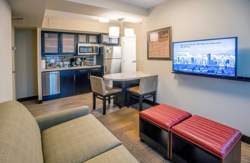Downtown Denver Apartment | Equipped Suite in Downtown Denver! Fitness Center, Shared Hot Tub + Pool Access