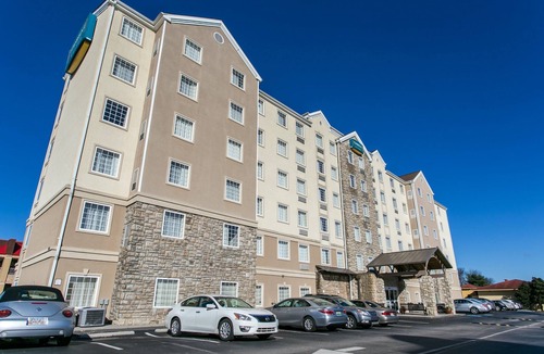Graysville Condo | Equipped Suite Near CHA | Indoor Pool + Gym Access