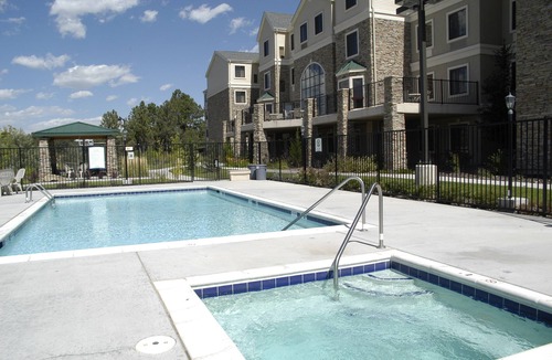 Briargate Condo | Equipped Suite with FREE Breakfast, Outdoor Pool + Gym Access