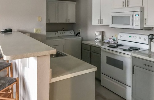 South Lee Villa | Equipped Villa with Access to Amazing Amenities!