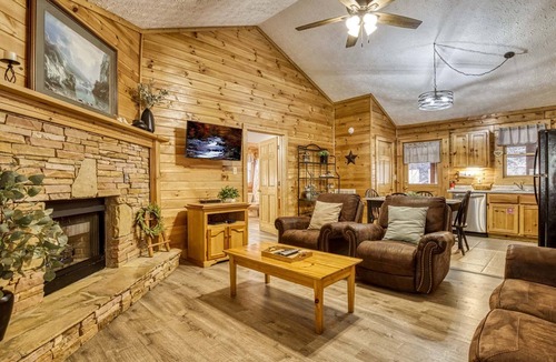Pigeon Forge Cabin | ER204 - Dream Catcher Great location! - Close to town!
