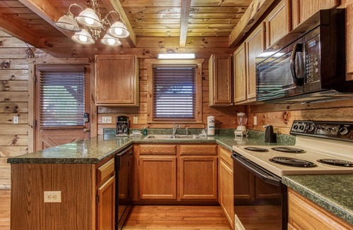 Pigeon Forge Cabin | ER5 - Log Heaven - Great location! Close to all the action!