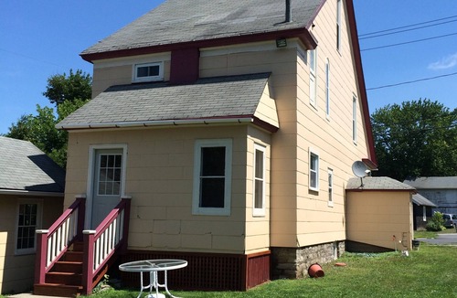 Sprakers House | Erie Canal Bike Path-Historical Vacation Home