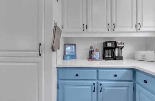 Selkirk House | Erie Cove with Sauna sleeps 7