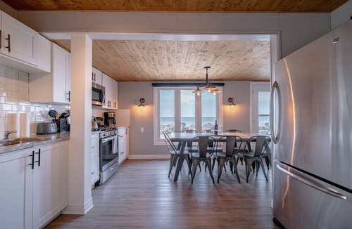 Ruthven House | Erie Shores Lakehouse! · Sunsets & Hot Tub