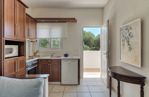 Akrotiri House | Erietta Aparthotel