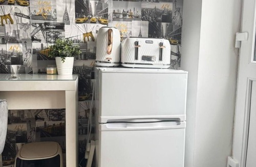 North End Apartment | Erith cosy retreat home