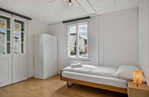 Emmen House | Erlen Rooms