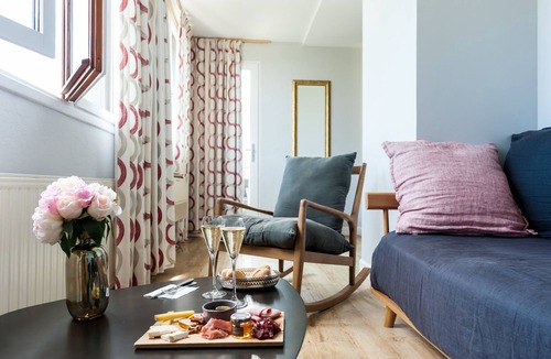 Chorey-les-Beaune Hotel | Ermitage De Corton