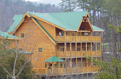 Pigeon Forge Cabin | Ern854 - Wagon Wheel Lodge - Great Location! Close To All The Action! 9 Bedroom Cabin by RedAwning