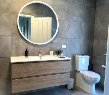 Upper Wakefield House | Ernie's Acre