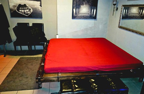 Neuhausen am Rheinfall Apartment | Erwachsenen Zimmer, Spielzimmer, Playroom