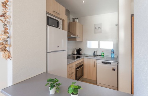 Alhama de Murcia Apartment | Apartment 'Luxury with Stunning Views' with Mountain View, Pool, Terrace & Garden